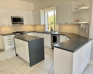25 Buckingham Way - Photo Thumbnail 7