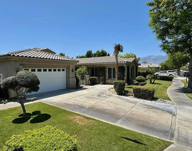 25 Buckingham Way - Photo Thumbnail 2