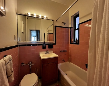 East 60th Street - Photo Thumbnail 4