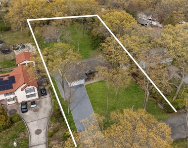 257 Southlawn Avenue - Photo Thumbnail 36
