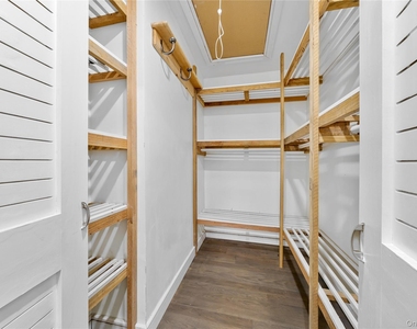 257 Southlawn Avenue - Photo Thumbnail 22