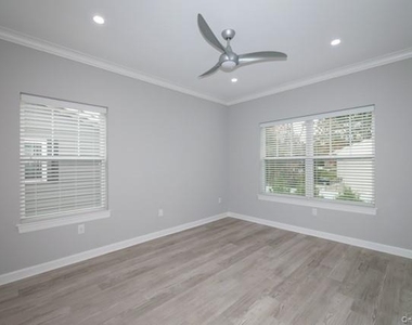 126 Sutton Court - Photo Thumbnail 13