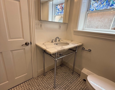 26 Florence Avenue - Photo Thumbnail 12