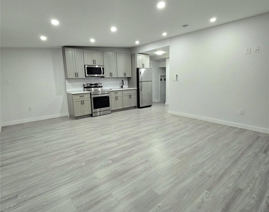 132 Roosevelt Avenue - Photo Thumbnail 1