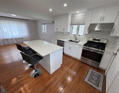 37 Bainbridge Avenue - Photo Thumbnail 1
