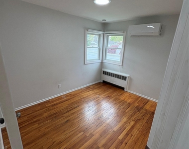 37 Bainbridge Avenue - Photo Thumbnail 3