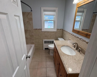 37 Bainbridge Avenue - Photo Thumbnail 5