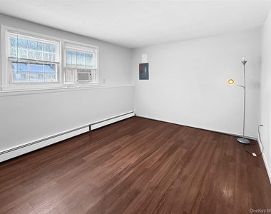 83 Kent Road - Photo Thumbnail 8