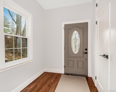 15 Lakeview Road - Photo Thumbnail 3