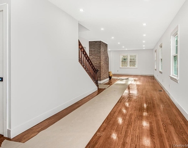 15 Lakeview Road - Photo Thumbnail 4