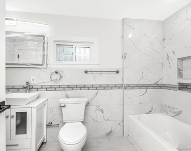15 Lakeview Road - Photo Thumbnail 9
