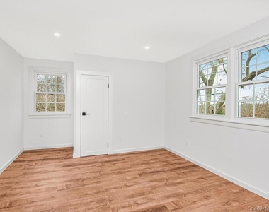 15 Lakeview Road - Photo Thumbnail 14