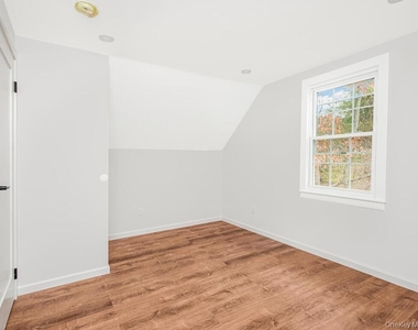 15 Lakeview Road - Photo Thumbnail 15