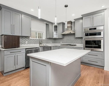 15 Lakeview Road - Photo Thumbnail 7