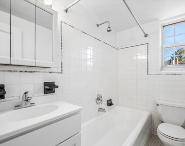 45 Popham Road - Photo Thumbnail 10