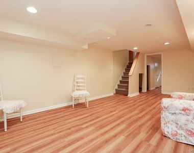 7 Susan Court - Photo Thumbnail 16