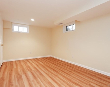 7 Susan Court - Photo Thumbnail 17