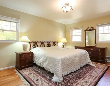 7 Susan Court - Photo Thumbnail 11