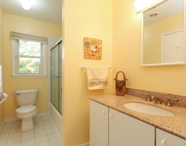7 Susan Court - Photo Thumbnail 13