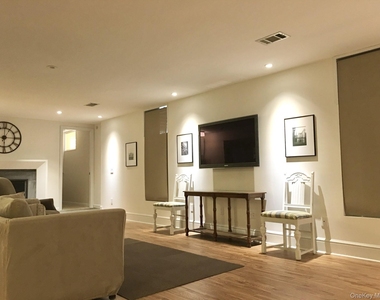 9 Cedar Hill Lane - Photo Thumbnail 14