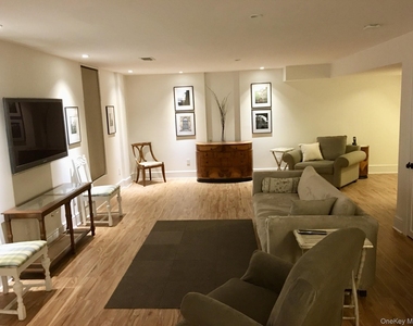 9 Cedar Hill Lane - Photo Thumbnail 15