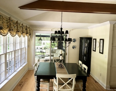 9 Cedar Hill Lane - Photo Thumbnail 4