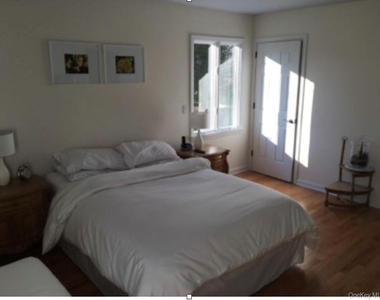 9 Cedar Hill Lane - Photo Thumbnail 6