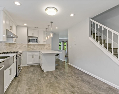 343 N Greeley Avenue - Photo Thumbnail 6