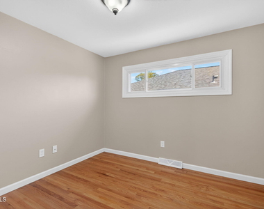 614 Park Avenue - Photo Thumbnail 17
