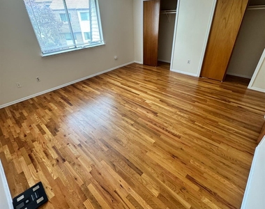 311 Edison Glen Ter Terrace - Photo Thumbnail 2