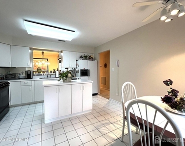 92 Winthrop Road - Photo Thumbnail 3