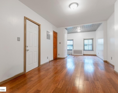 283 Pacific Street - Photo Thumbnail 2