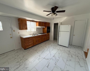 2256 Roosevelt Boulevard - Photo Thumbnail 2