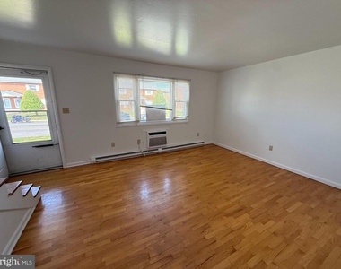 2256 Roosevelt Boulevard - Photo Thumbnail 4