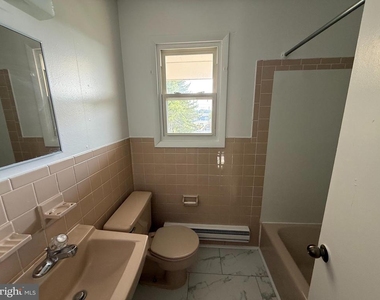 2256 Roosevelt Boulevard - Photo Thumbnail 5