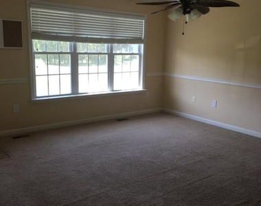 106 Bonnie Drive - Photo Thumbnail 3