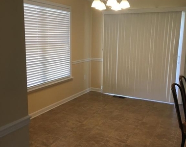 106 Bonnie Drive - Photo Thumbnail 4
