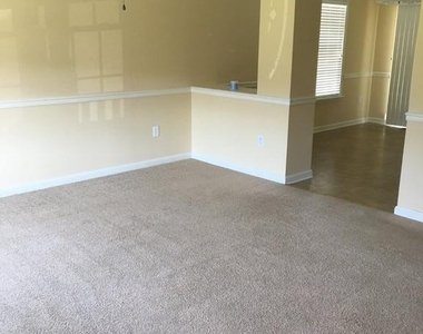 106 Bonnie Drive - Photo Thumbnail 2