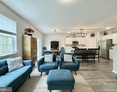 311 Rock Raymond Drive - Photo Thumbnail 11