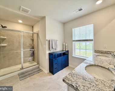 311 Rock Raymond Drive - Photo Thumbnail 21