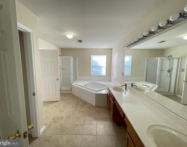 15518 Toddsbury Lane - Photo Thumbnail 27