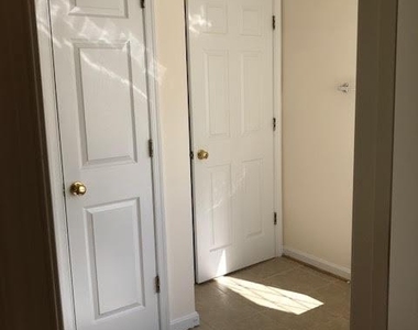 12039 Kemps Landing Circle - Photo Thumbnail 8