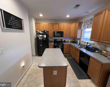 12039 Kemps Landing Circle - Photo Thumbnail 25
