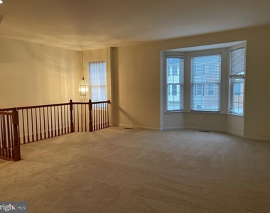 12039 Kemps Landing Circle - Photo Thumbnail 12