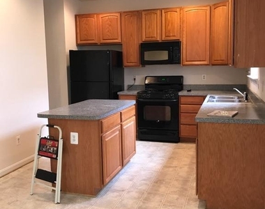 12039 Kemps Landing Circle - Photo Thumbnail 9