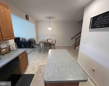 12039 Kemps Landing Circle - Photo Thumbnail 24