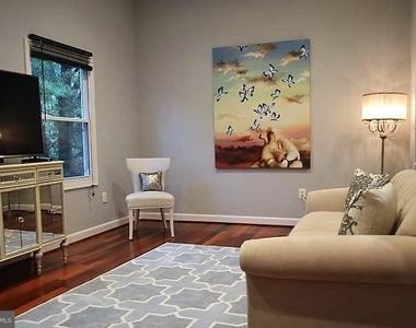 2022 Mayflower Drive - Photo Thumbnail 6
