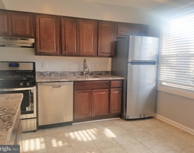 2022 Mayflower Drive - Photo Thumbnail 2