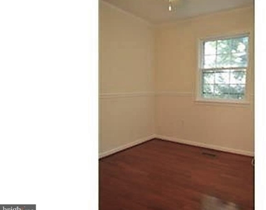 2022 Mayflower Drive - Photo Thumbnail 9