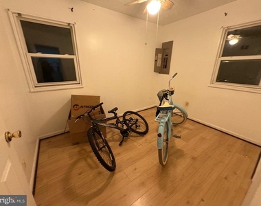 229 Manassas Drive - Photo Thumbnail 12